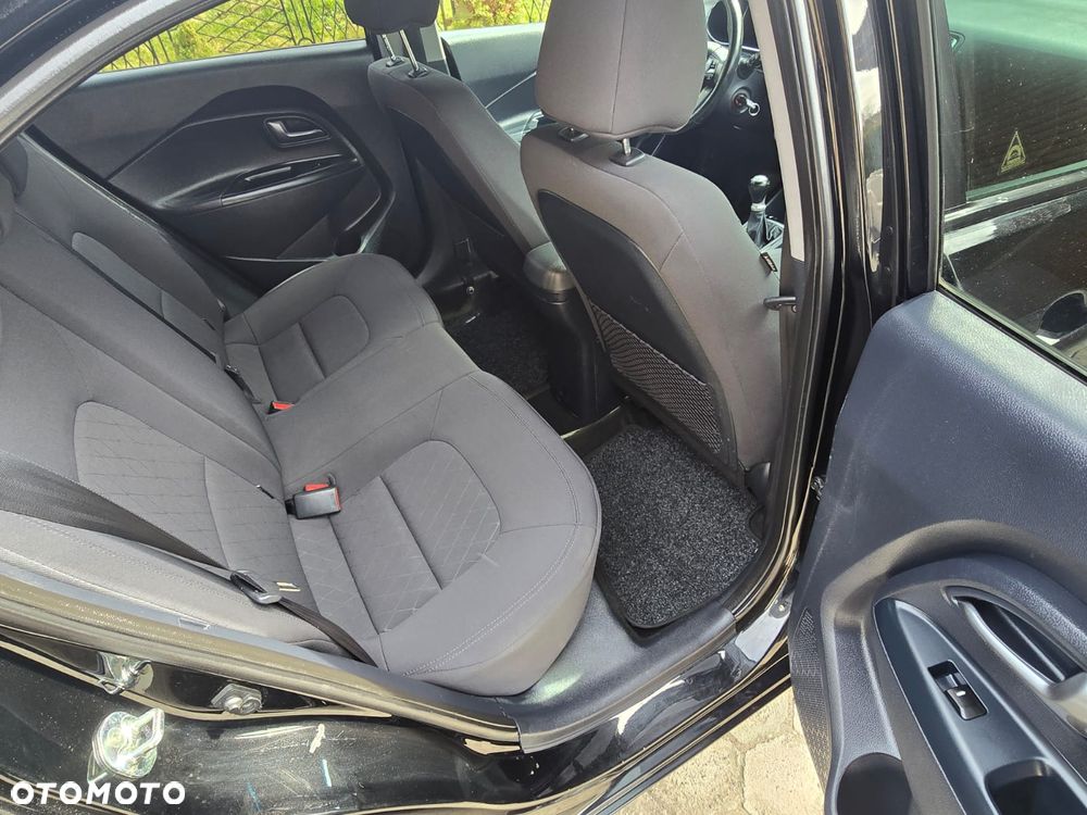 Kia Rio 1.2 Attract - 11