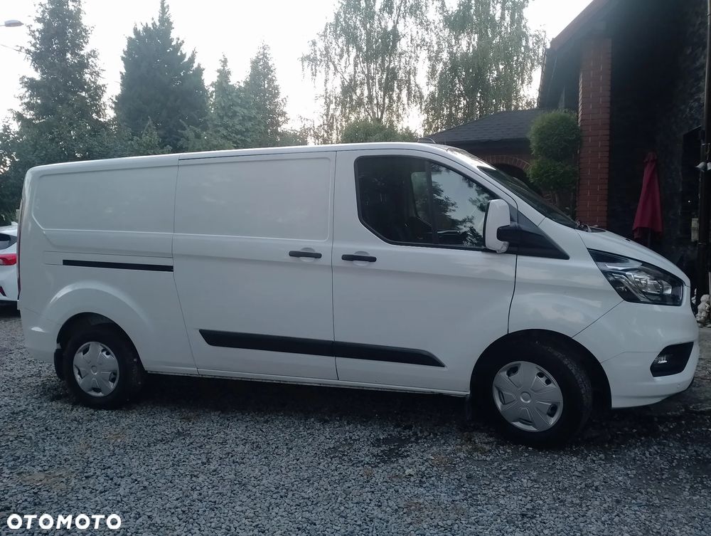Ford Transit Custom Van - 5