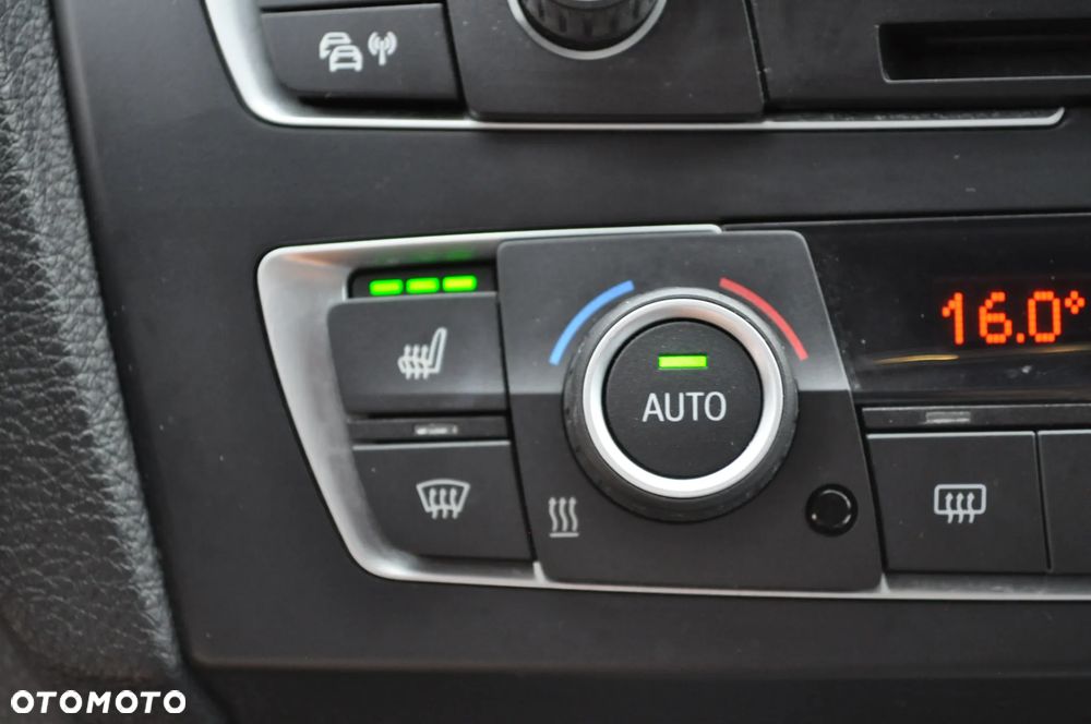 BMW Seria 1 116i - 29