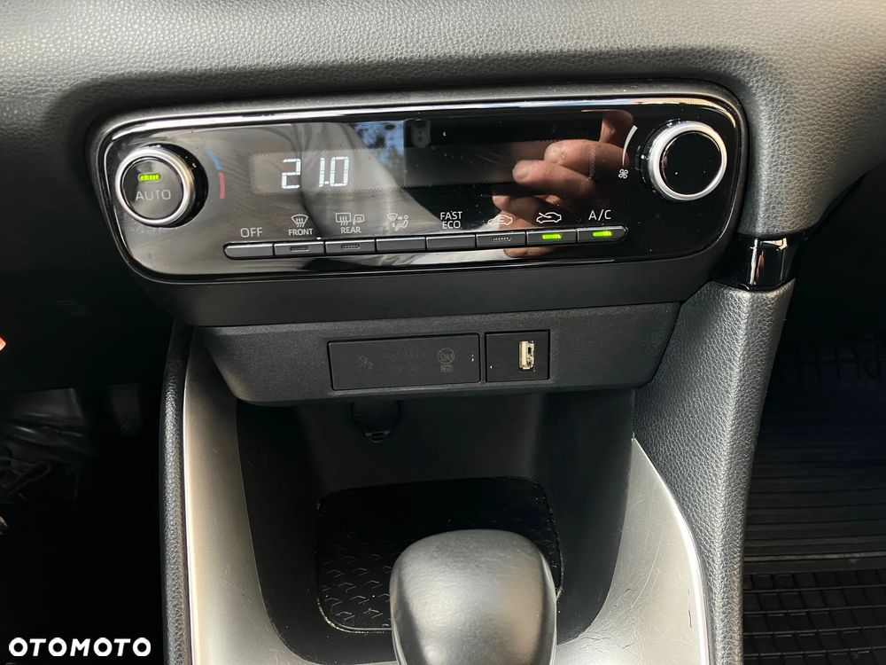 Toyota Yaris Hybrid 1.5 Comfort - 24
