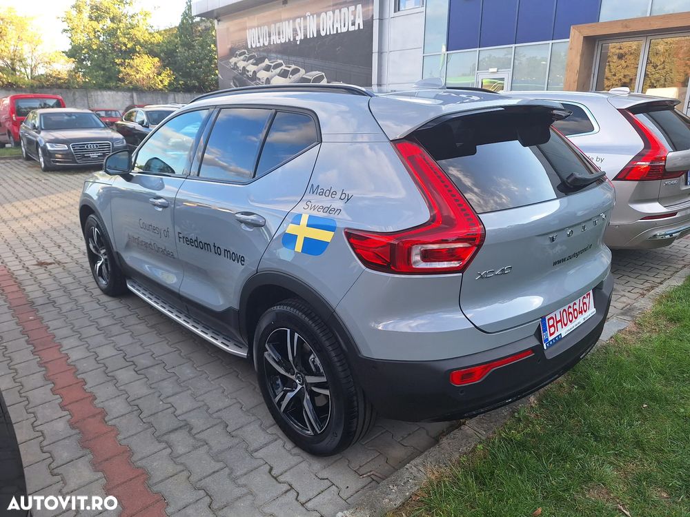 Volvo XC 40 B3 AT FWD MHEV Plus Dark - 4