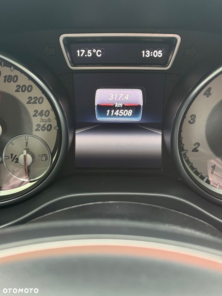 Mercedes-Benz CLA 180 Urban - 14