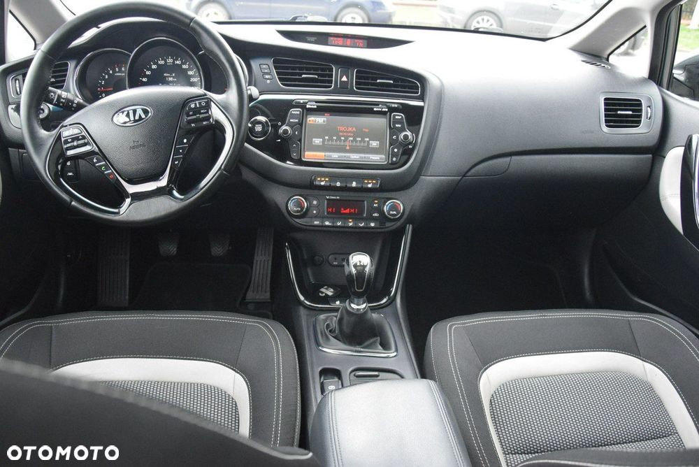 Kia Ceed 1.6 CRDi 128 ISG Spirit - 20