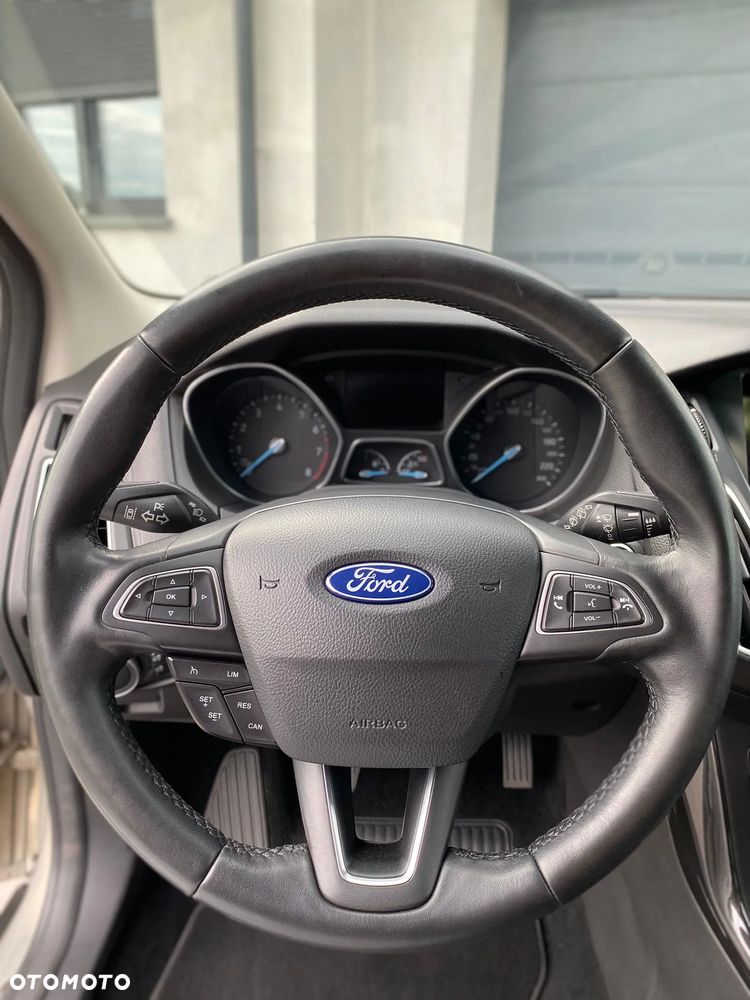 Ford Focus 1.0 EcoBoost Trend Sport - 25