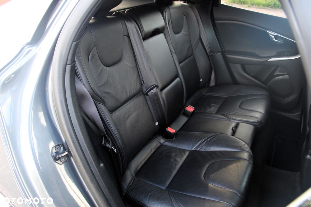 Volvo V40 D3 Summum - 20