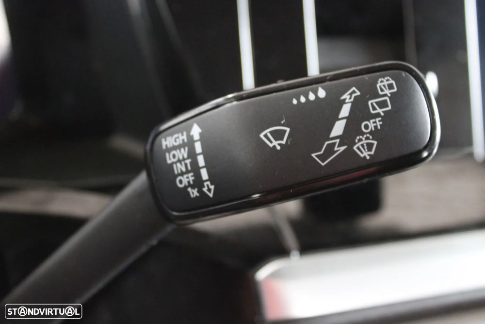 VW Multivan 2.0 TDI Life DSG - 17