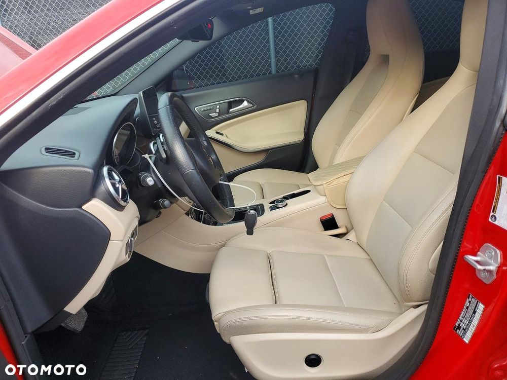 Mercedes-Benz CLA 250 4Matic 7G-DCT - 8