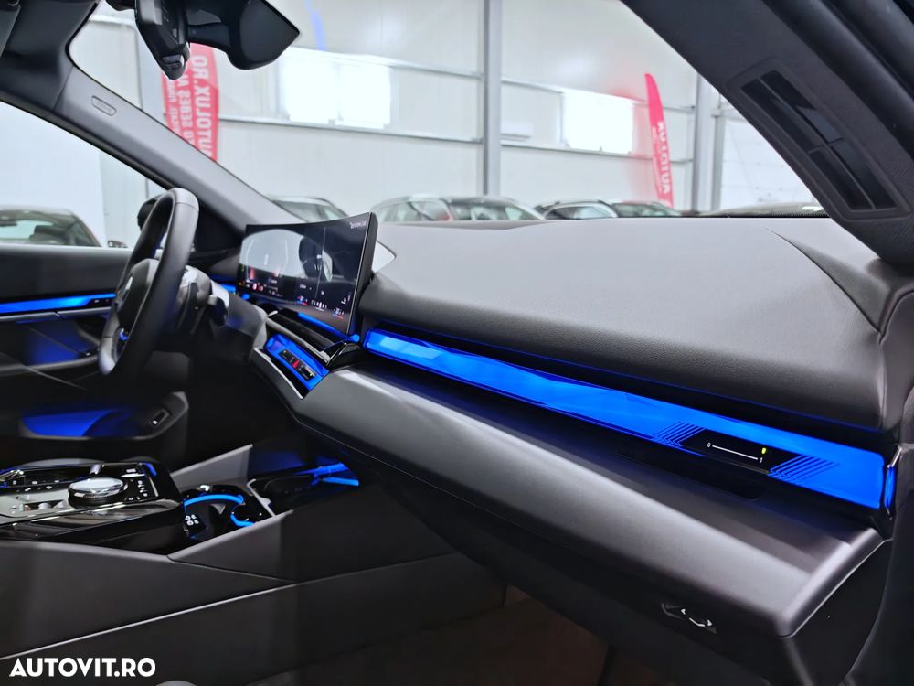 BMW Seria 5 520d Aut. - 31