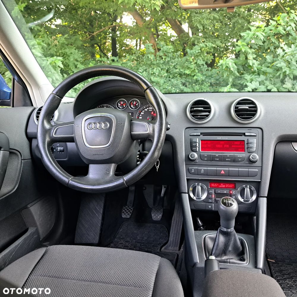 Audi A3 Sportback 1.6 TDI DPF Attraction - 7
