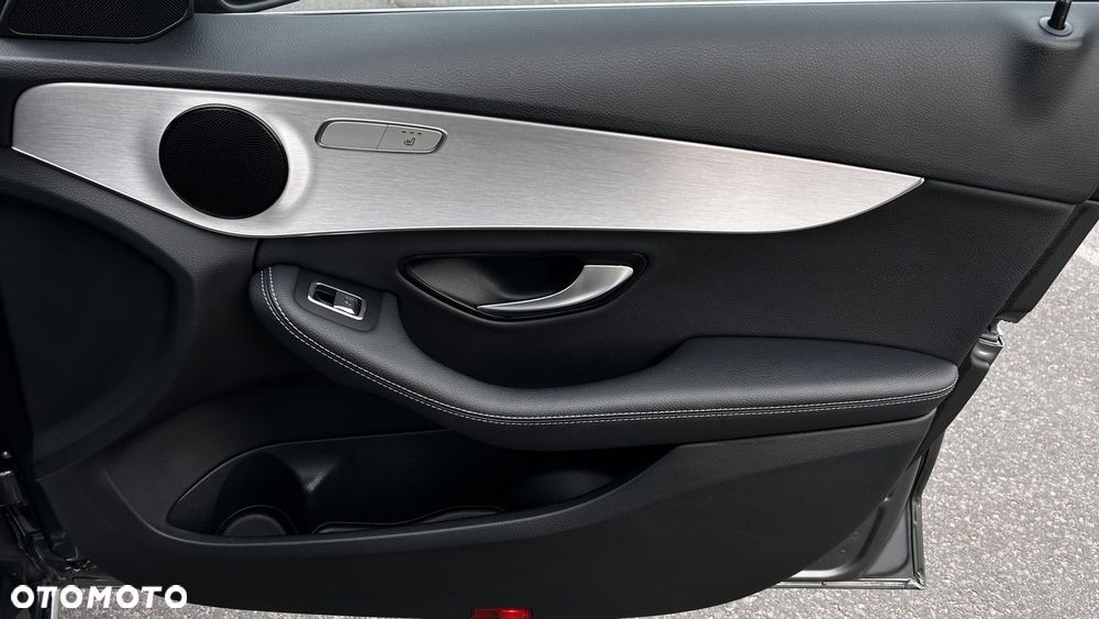 Mercedes-Benz Klasa C 220 d 9G-TRONIC - 21