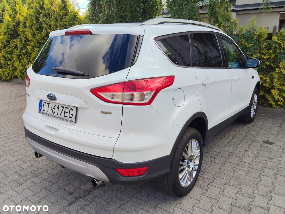 Ford Kuga 1.6 EcoBoost 2x4 Titanium - 4