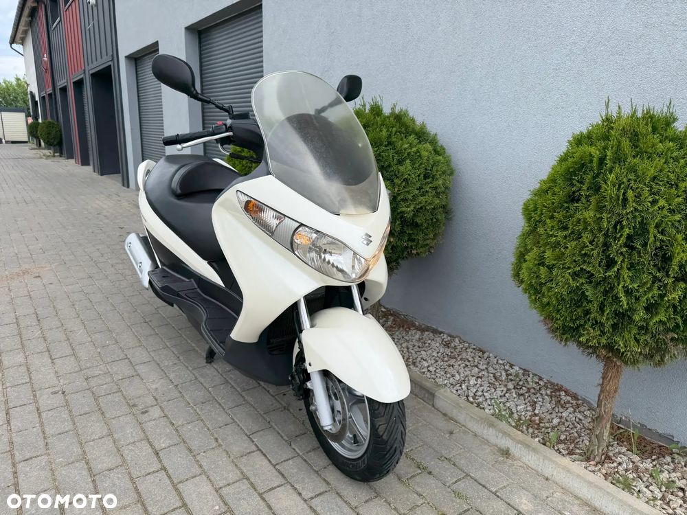 Suzuki Burgman - 4