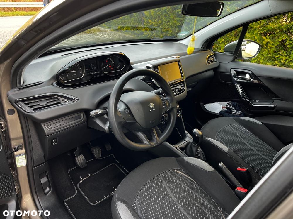 Peugeot 208 95 VTI Allure - 8