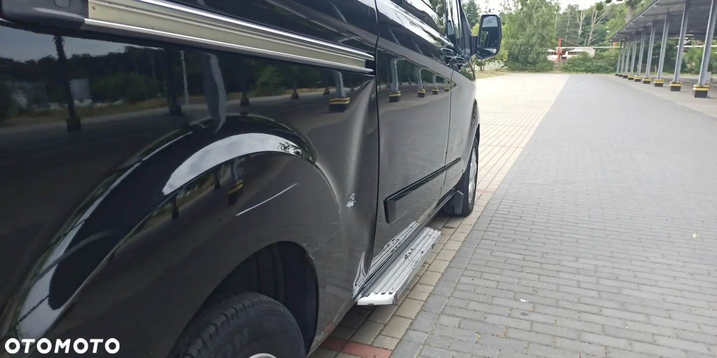 Ford Tourneo Custom - 17