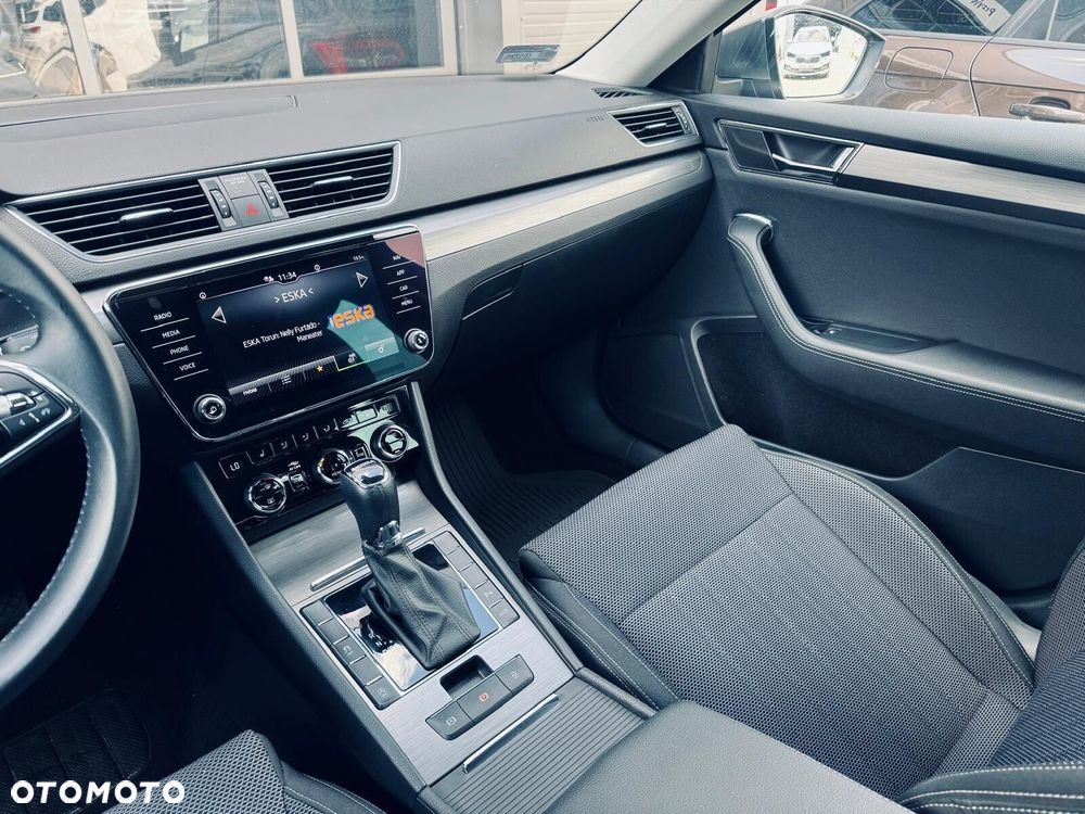 Skoda Superb 2.0 TDI SCR Style DSG - 23