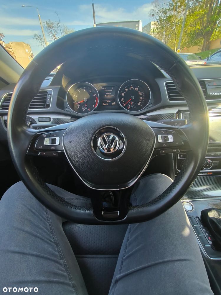 Volkswagen Passat - 30