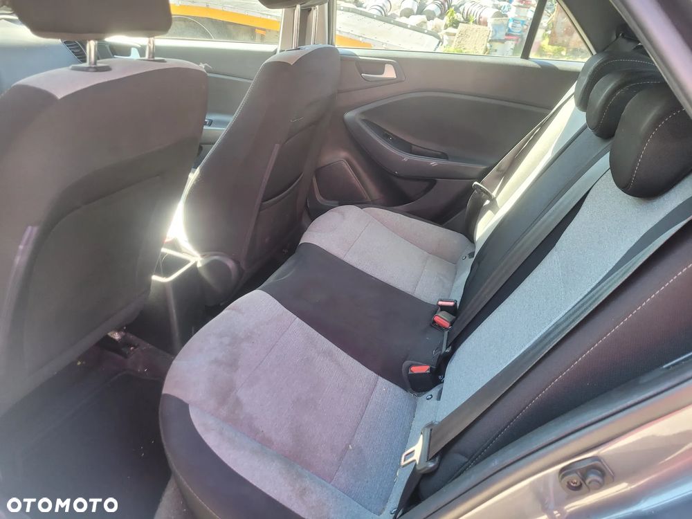 Hyundai i20 blue 1.2 YES Silver - 7