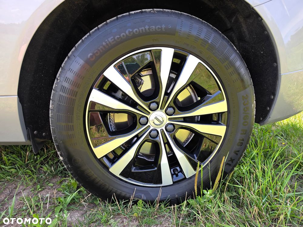 Volvo XC 60 B5 D AWD Momentum Pro - 20