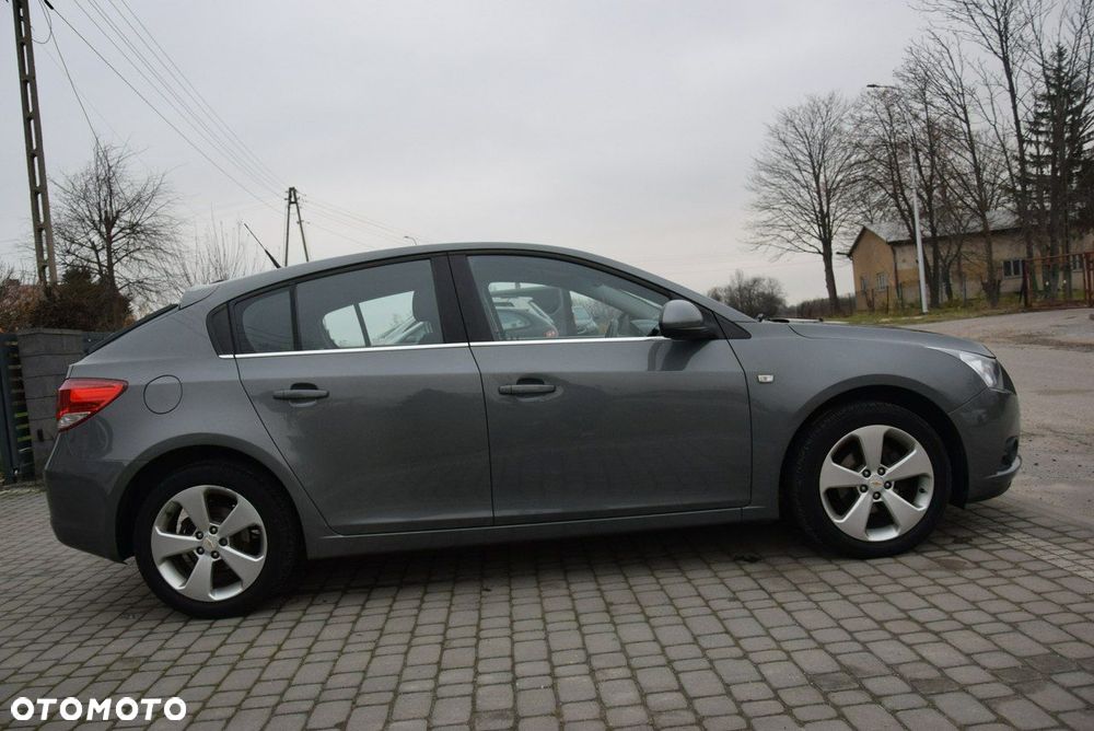 Chevrolet Cruze - 16