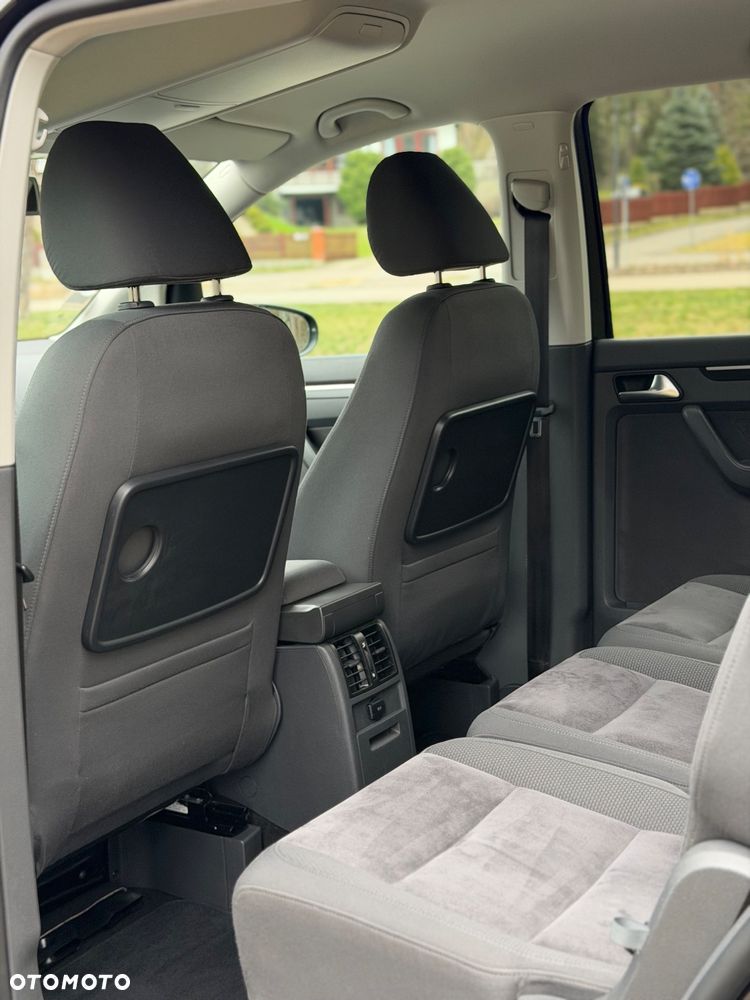 Volkswagen Touran 2.0 TDI Highline - 16