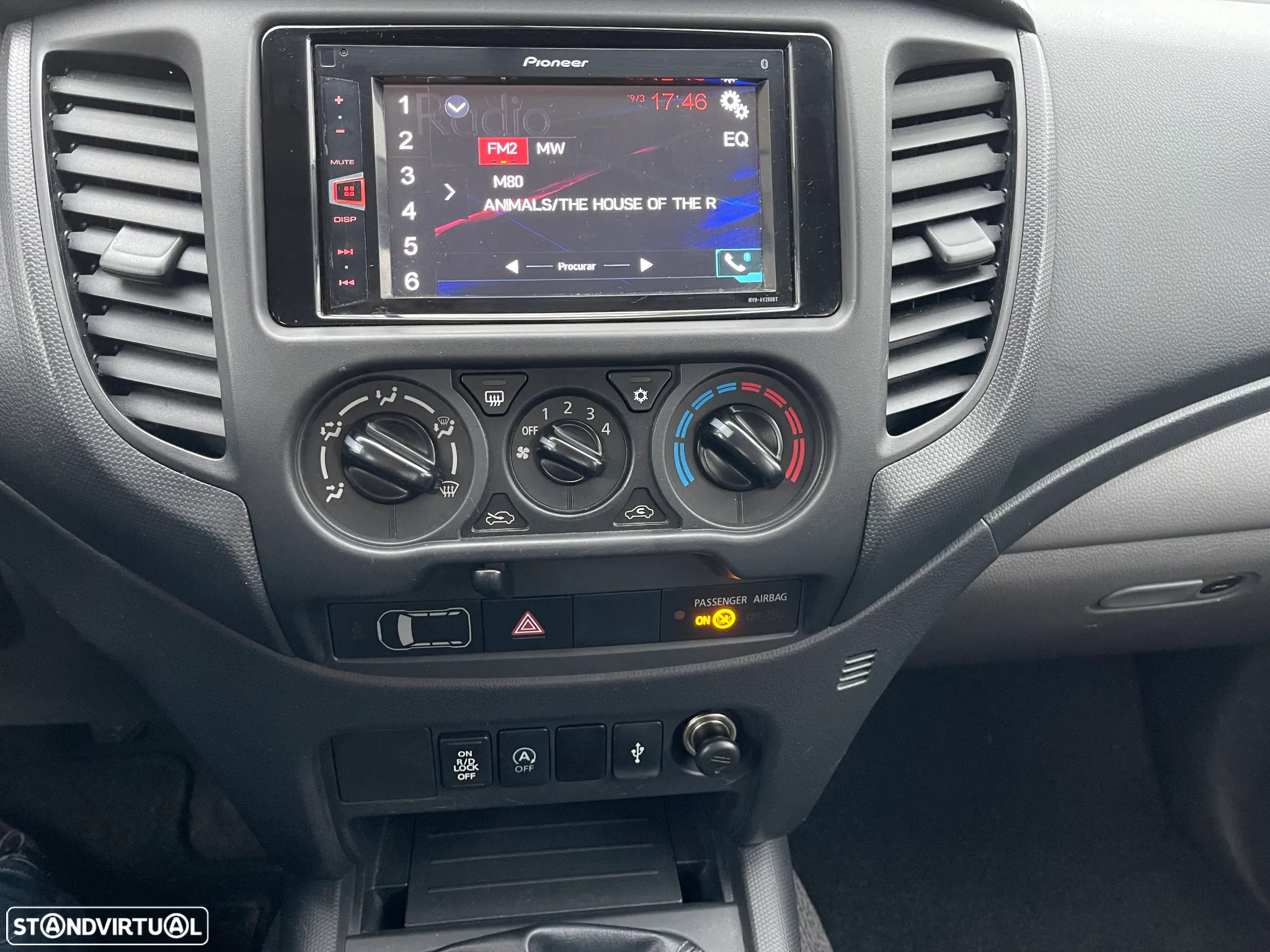 Mitsubishi L200 2.4 DI-D CD INVITE 4WD - 13