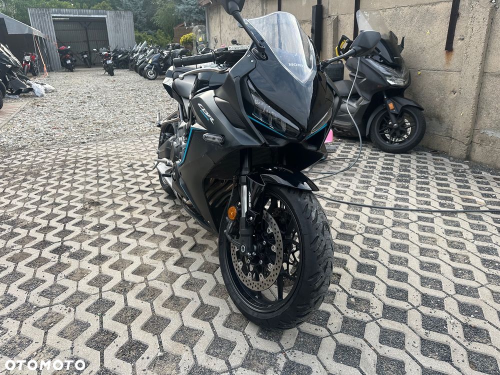 Honda CBR - 17