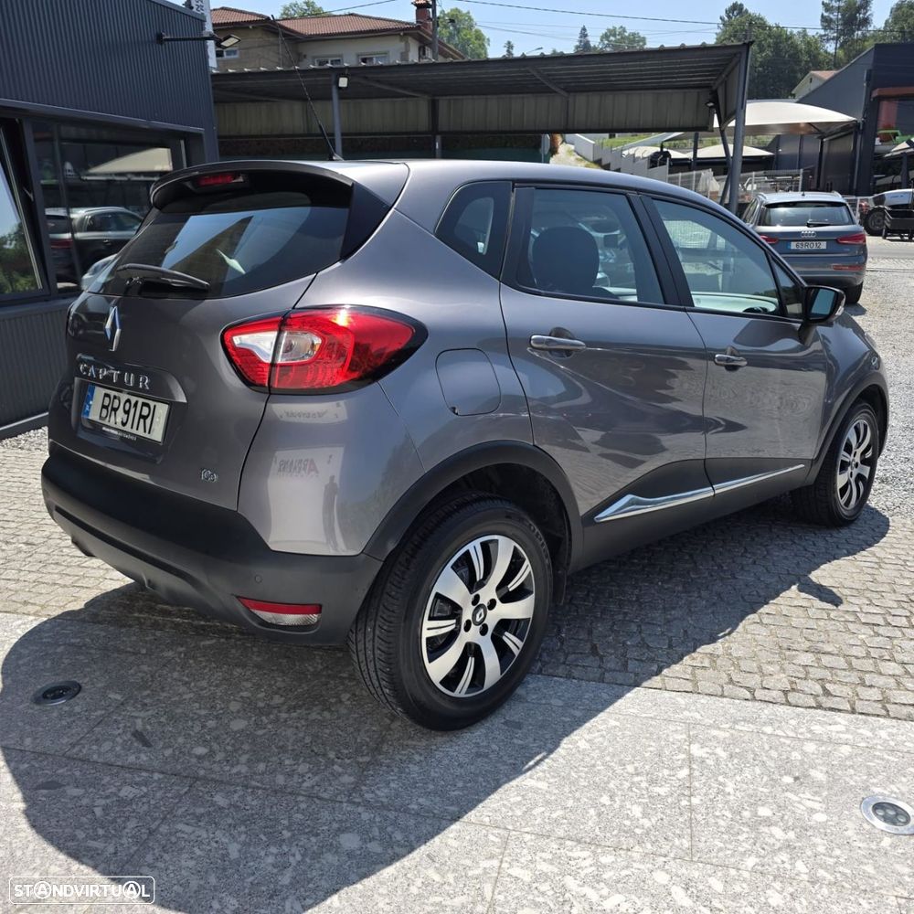 Renault Captur 1.2 TCe Exclusive EDC - 3