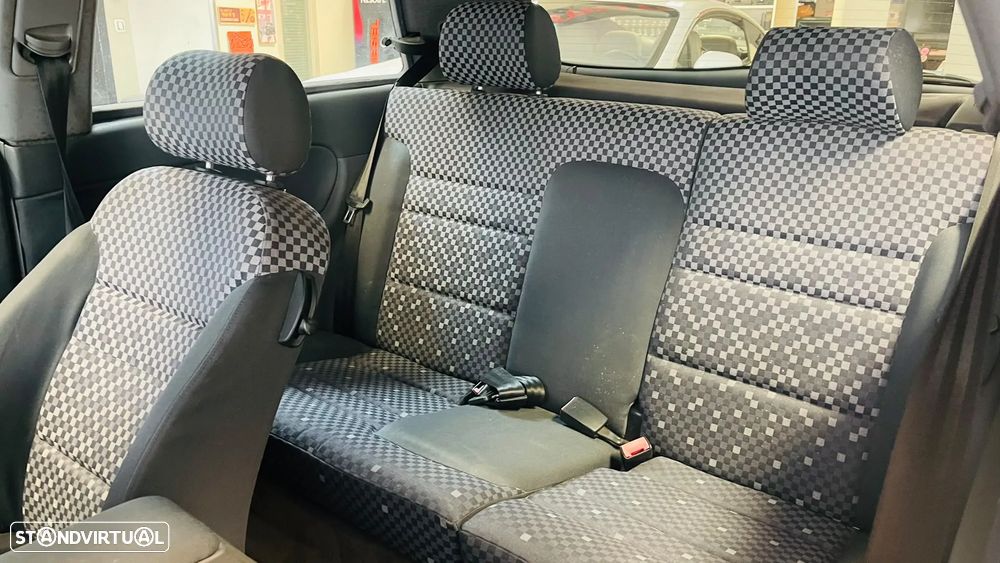 Audi A3 1.8 Sport Turbo - 9