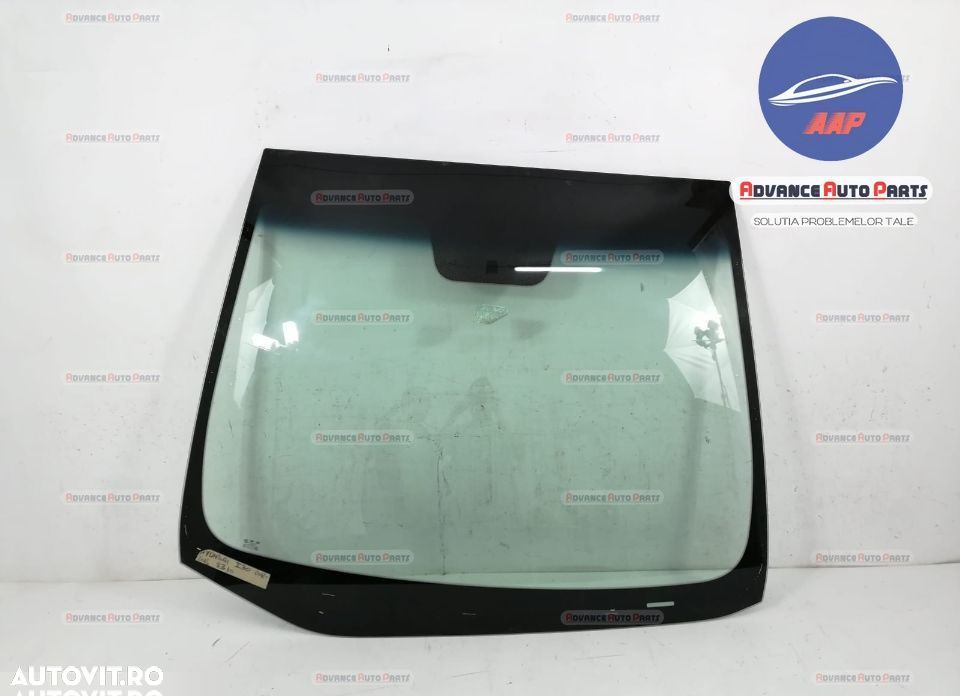 Parbriz original in stare buna COUPE Hyundai i30 GD 2012 2013 2014 201 - 1