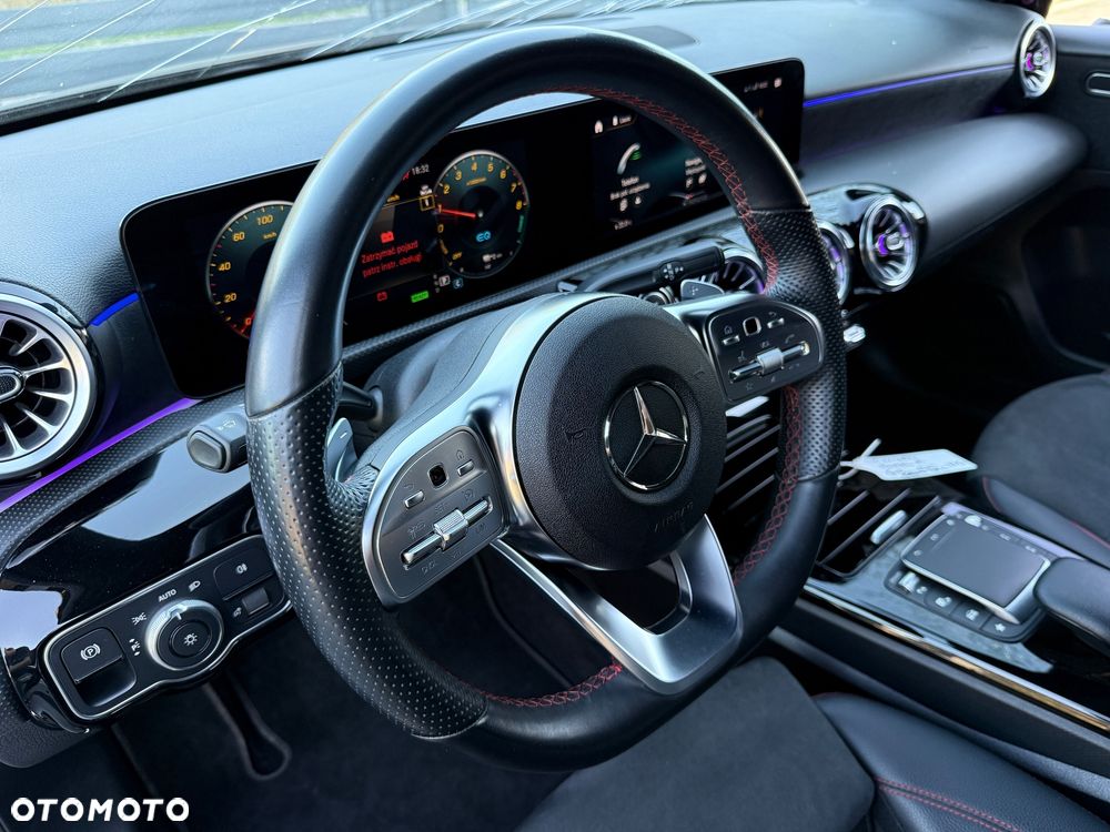 Mercedes-Benz Klasa A 250 e PHEV AMG Line 8G-DCT - 35