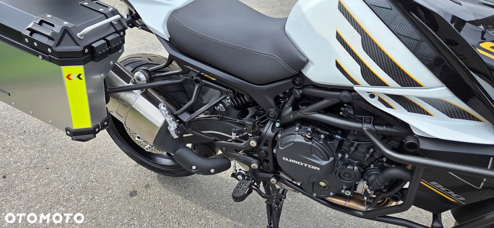 QJMOTOR SRT900S - 22