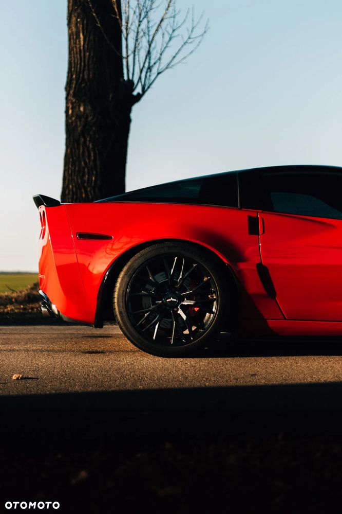Chevrolet Corvette - 13