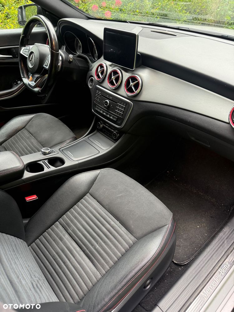 Mercedes-Benz CLA 220 d 7G-DCT AMG Line - 14