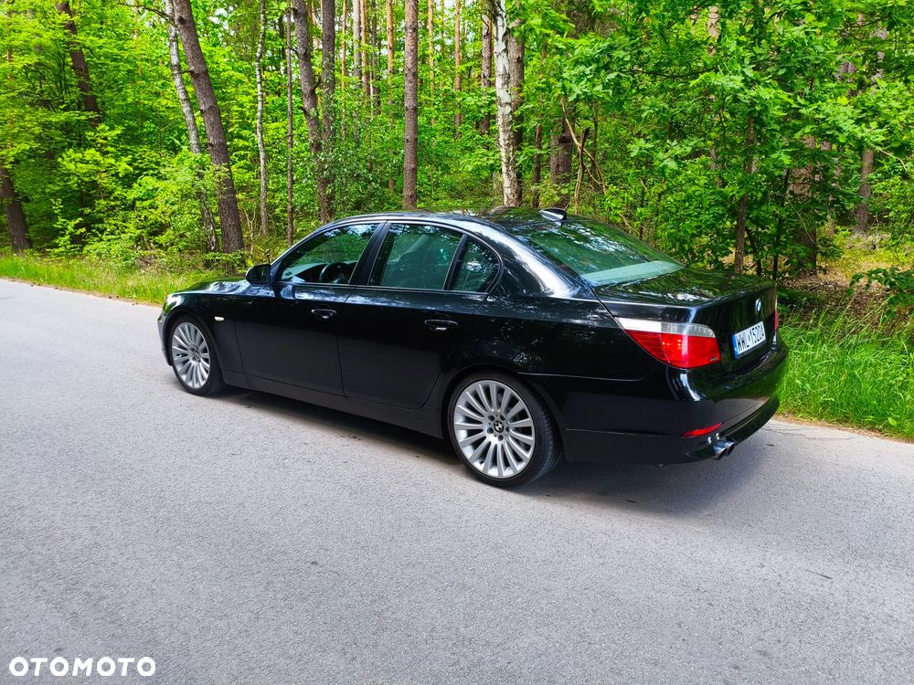 BMW Seria 5 545i - 3