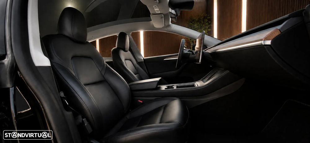 Tesla Model Y Performance Dual Motor AWD - 9