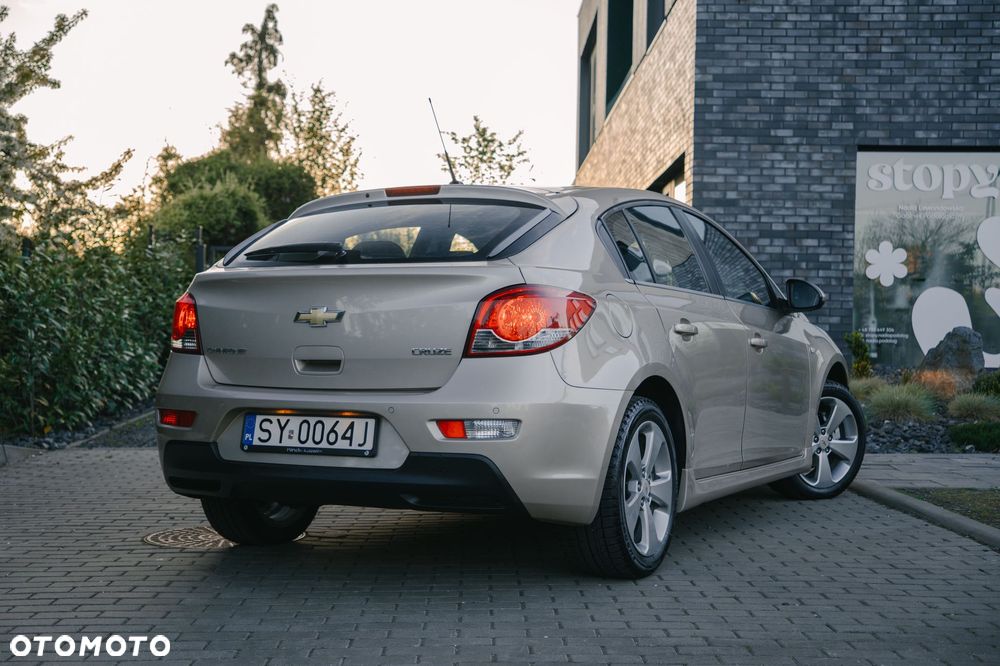 Chevrolet Cruze 1.6 LT - 21