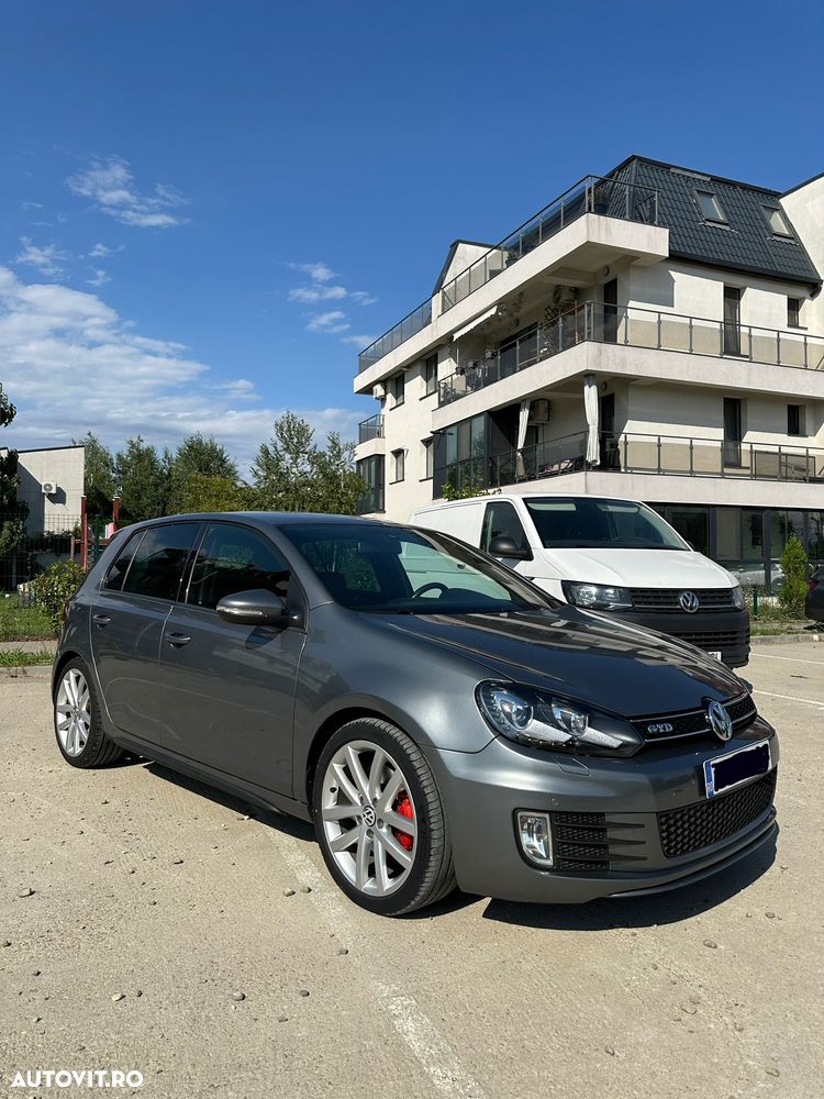 Volkswagen Golf 2.0 DPF GTD DSG - 1