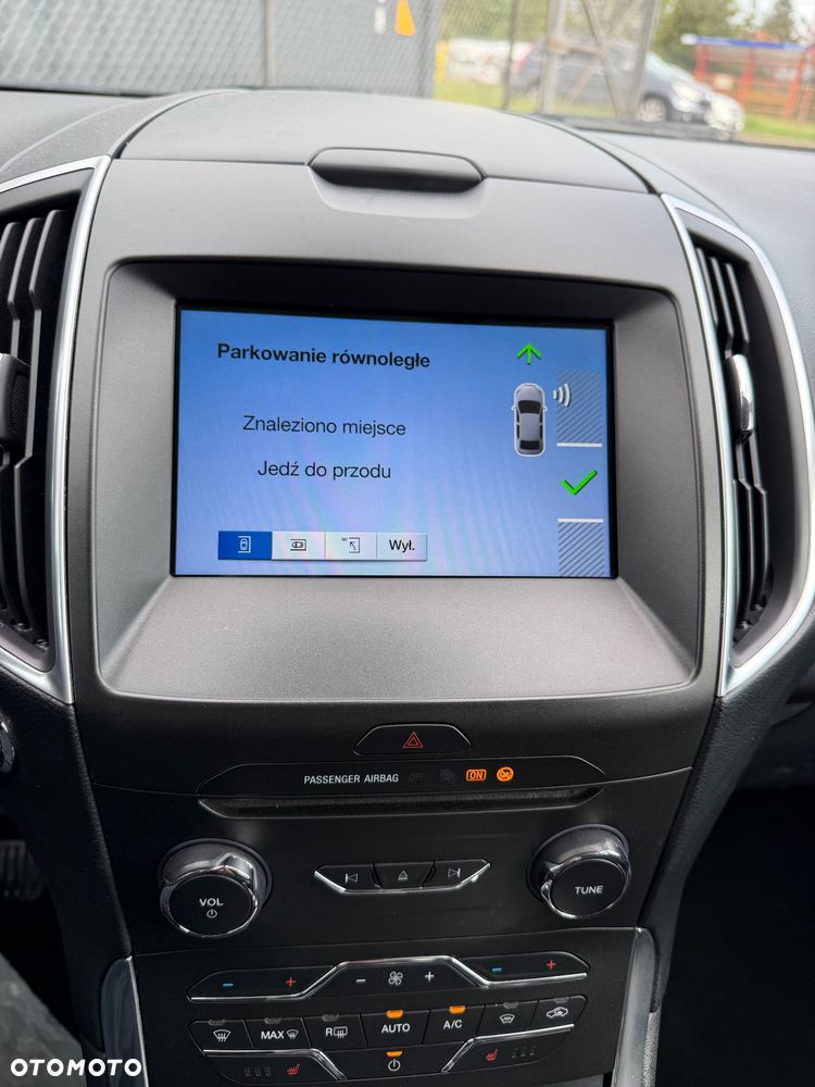 Ford S-Max - 13