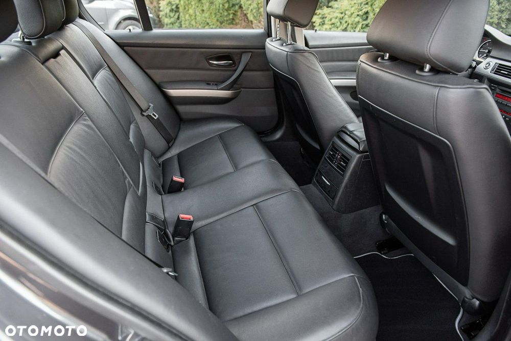 BMW Seria 3 320d - 8