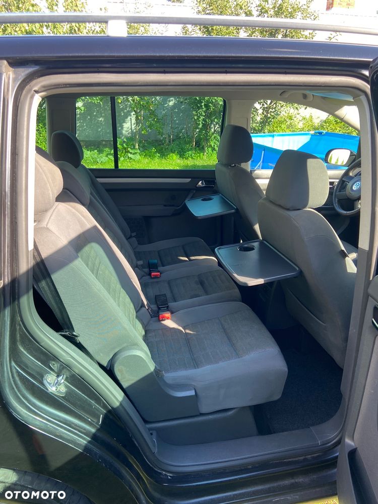 Volkswagen Touran 1.9 TDI Highline - 9