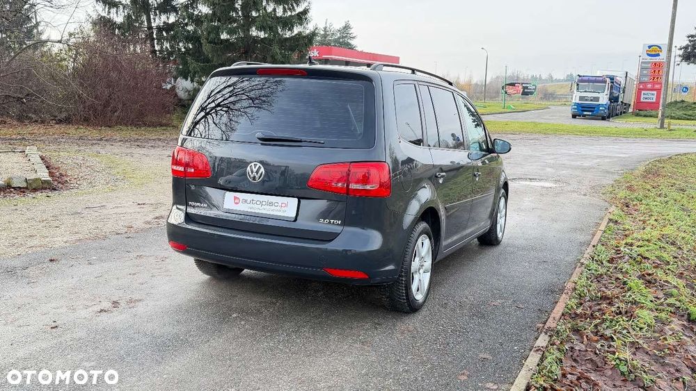 Volkswagen Touran - 14