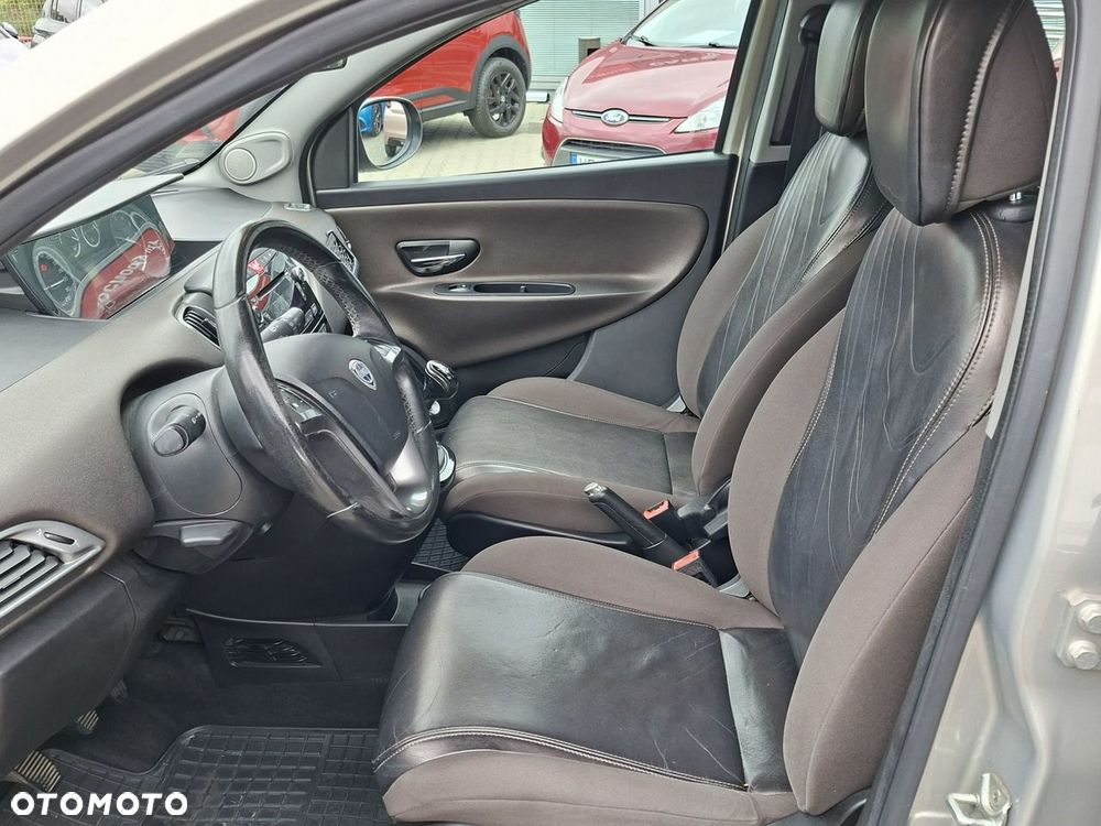 Lancia Ypsilon - 9