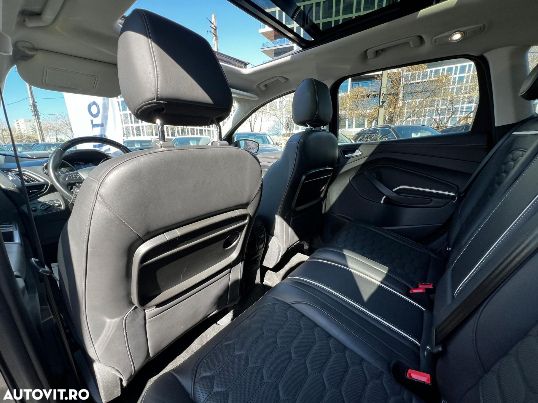 Ford Kuga 2.0 TDCi 4WD Powershift Vignale - 17