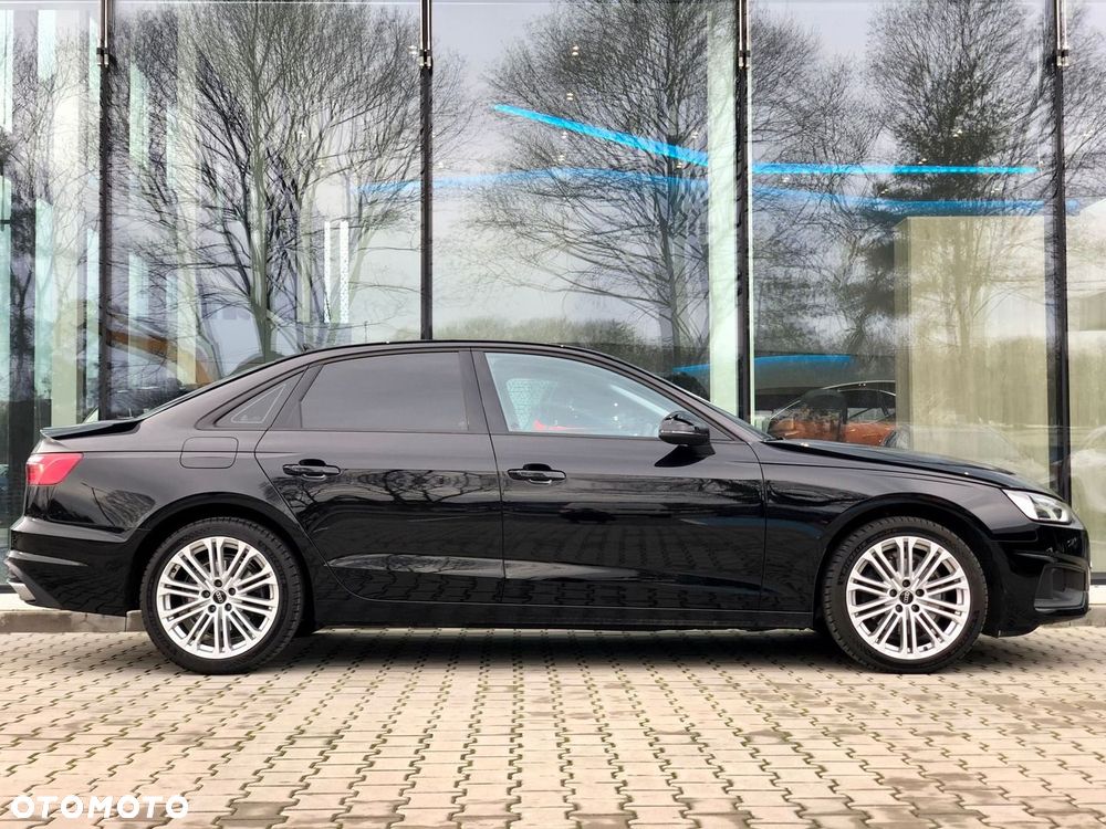 Audi A4 Limousine - 4