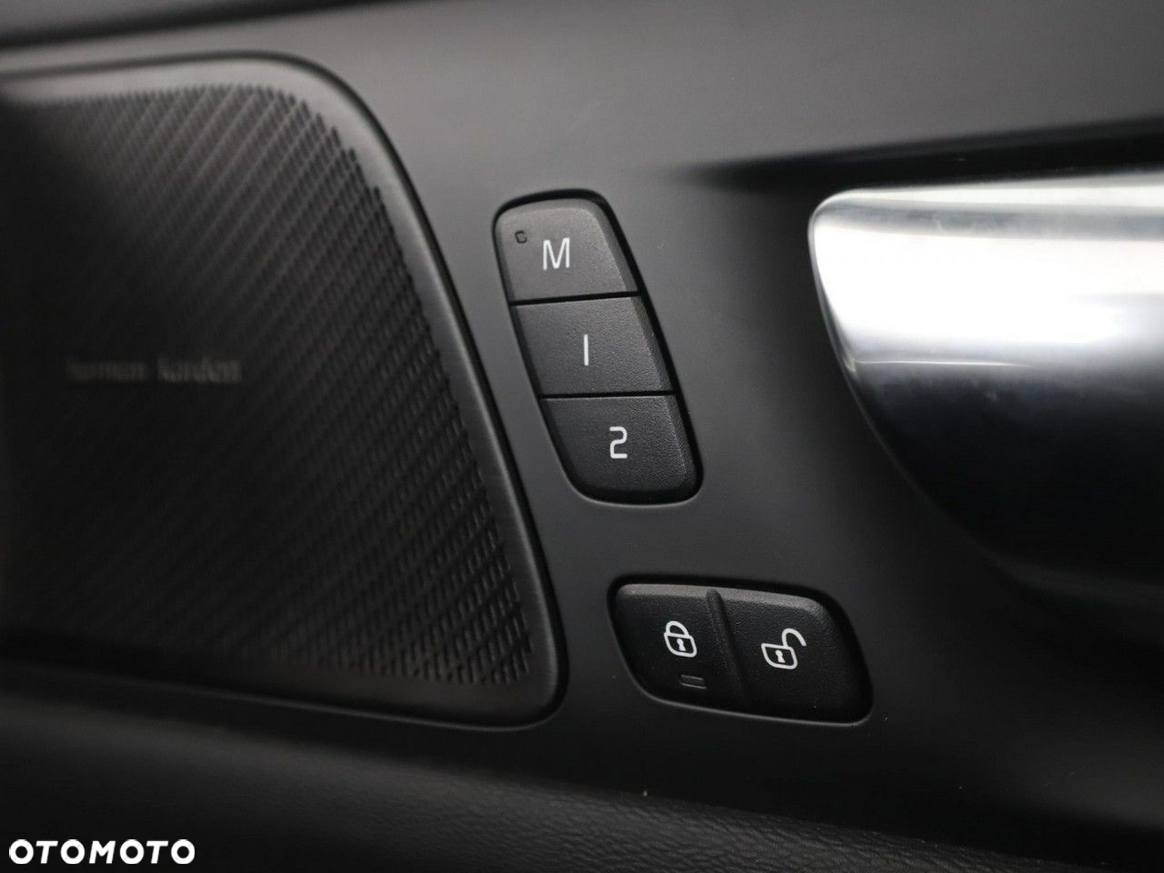 Volvo V60 T6 Plug-in Hybrid AWD Plus Dark - 37