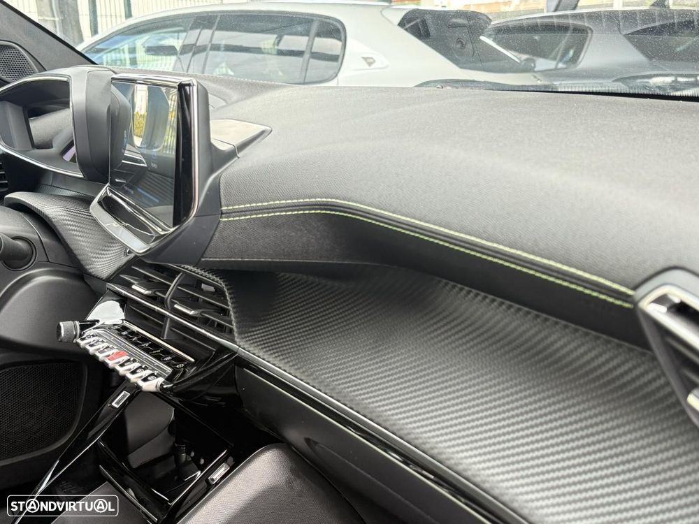 Peugeot 2008 1.2 PureTech GT EAT8 - 43