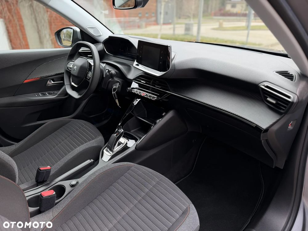 Peugeot 2008 PureTech 130 EAT8 Active - 28