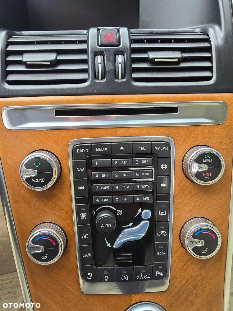 Volvo XC 60 - 4