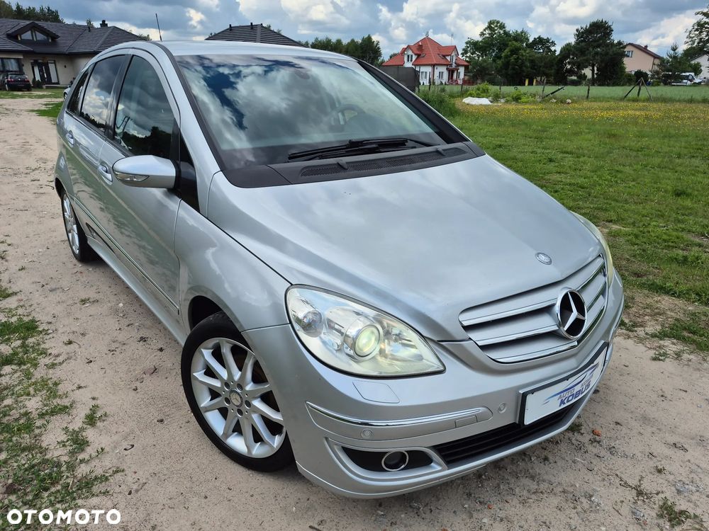 Mercedes-Benz Klasa B 180 BlueEFFICIENCY SPORT EDITION - 26