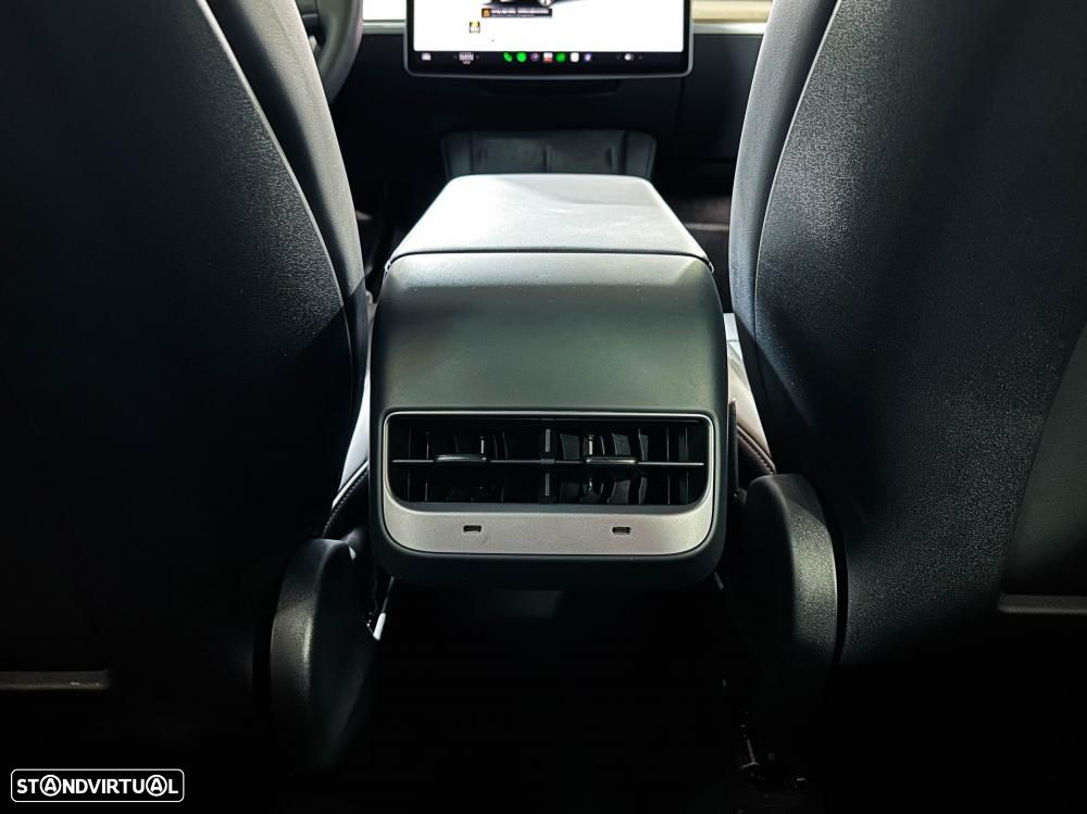 Tesla Model Y Long Range RWD - 27